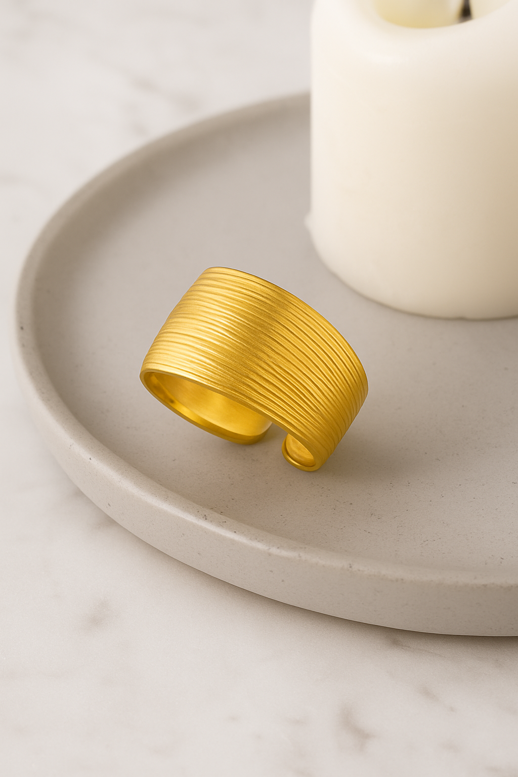 Wide pleated-style rings