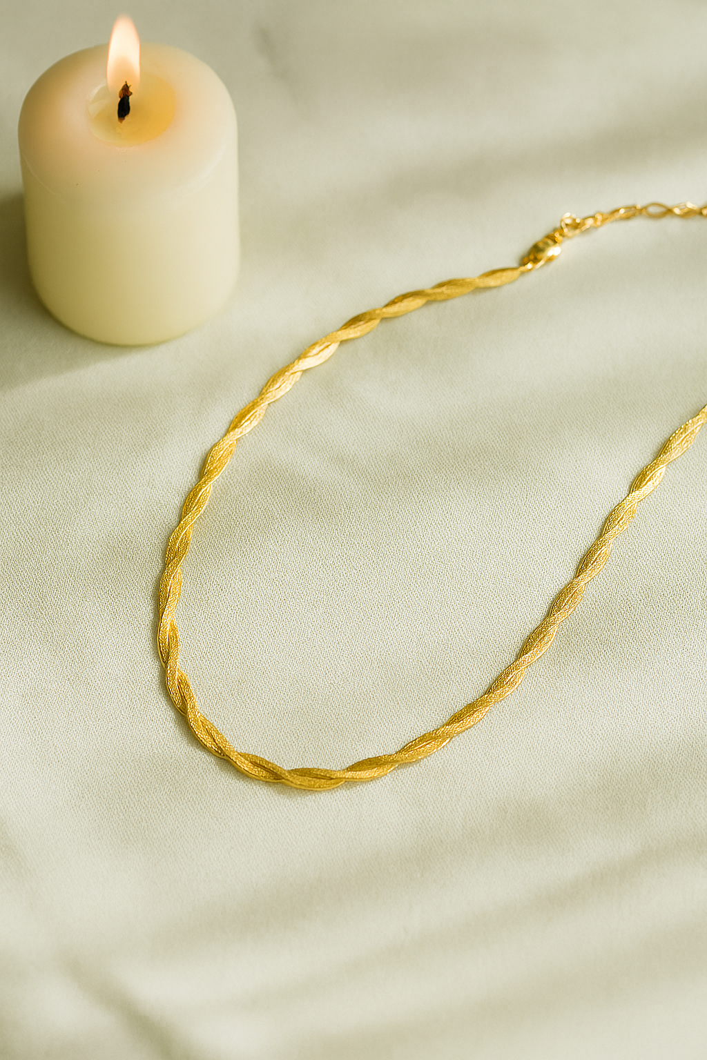 Flat link necklace