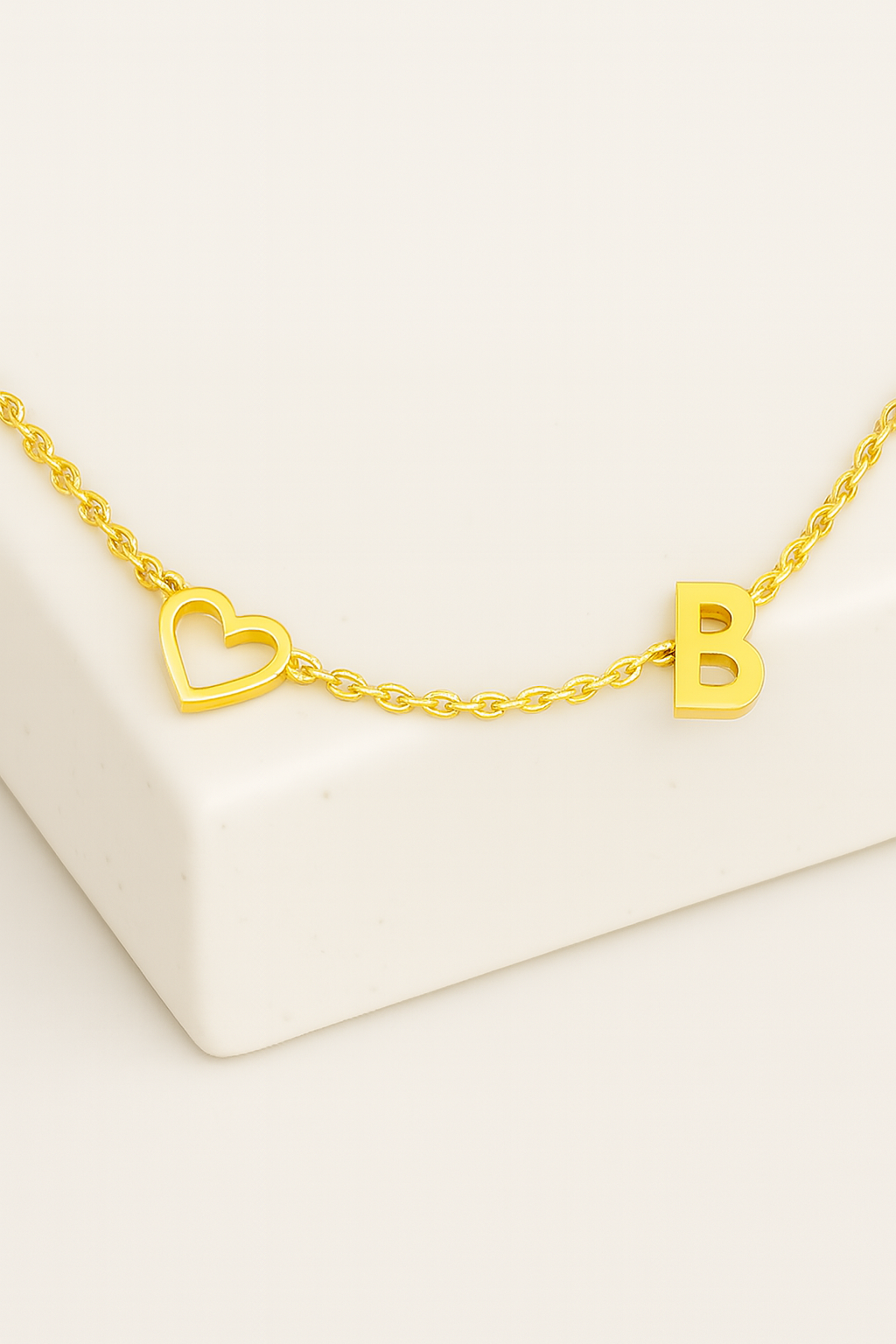 Ankle bracelet with chain and hollow heart