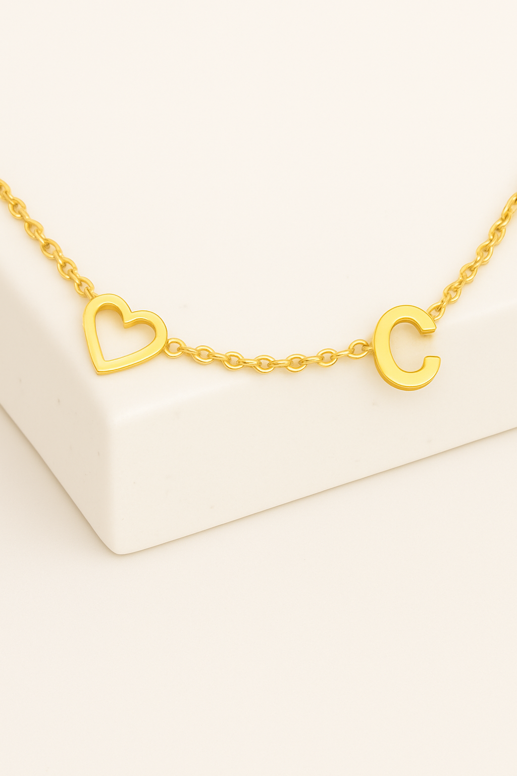 Ankle bracelet with chain and hollow heart