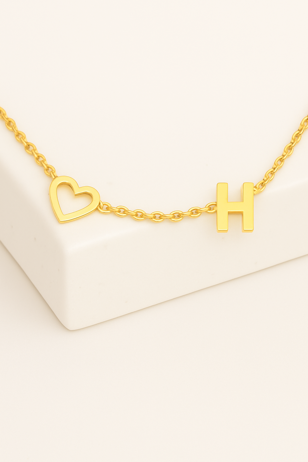 Ankle bracelet with chain and hollow heart