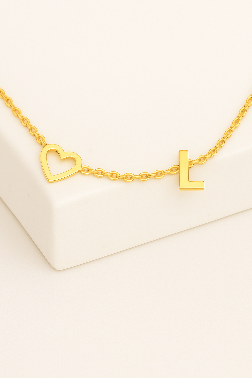 Ankle bracelet with chain and hollow heart