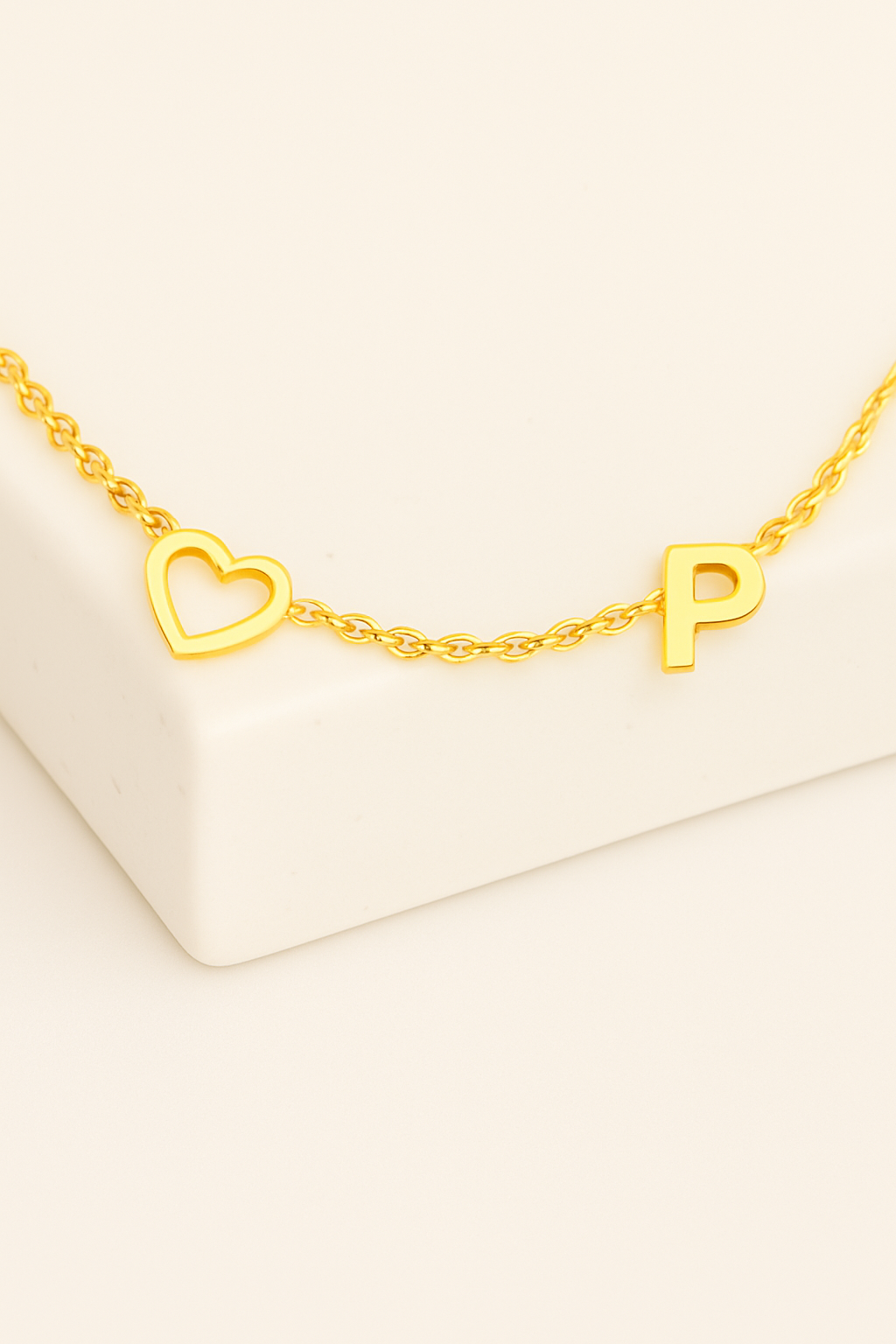 Ankle bracelet with chain and hollow heart