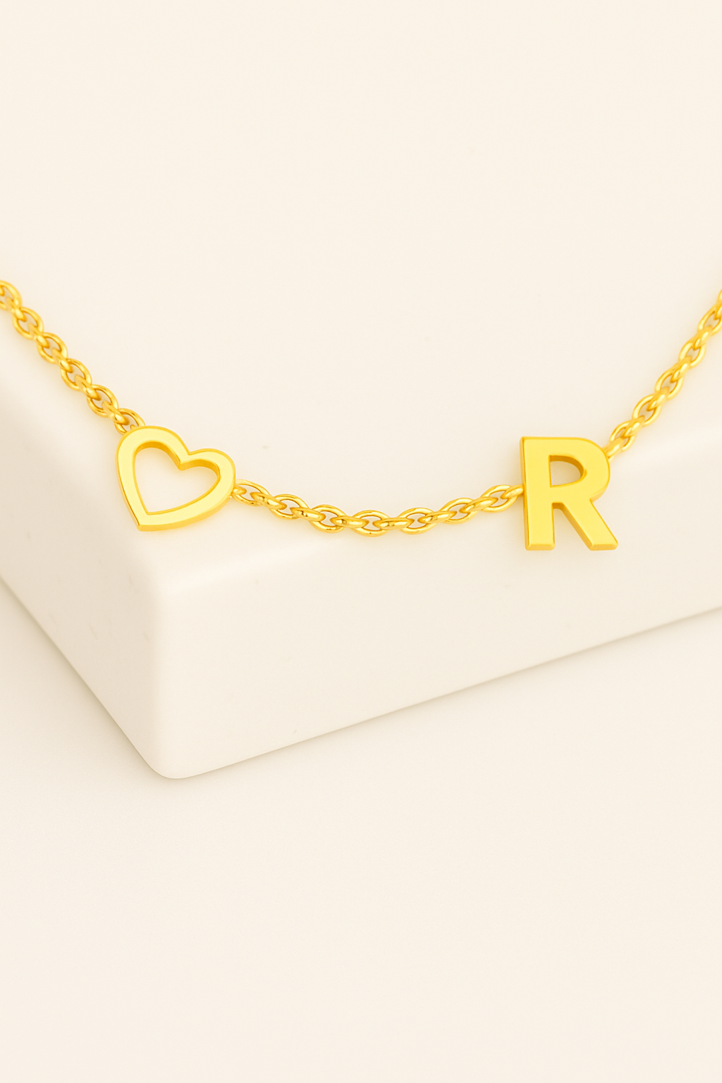 Ankle bracelet with chain and hollow heart