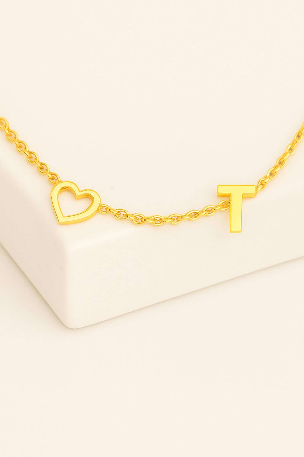 Ankle bracelet with chain and hollow heart