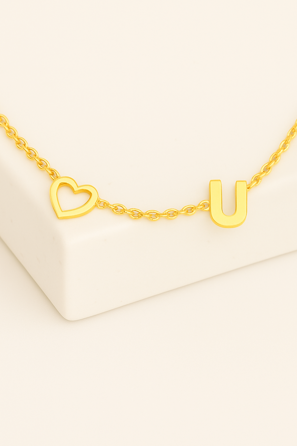 Ankle bracelet with chain and hollow heart