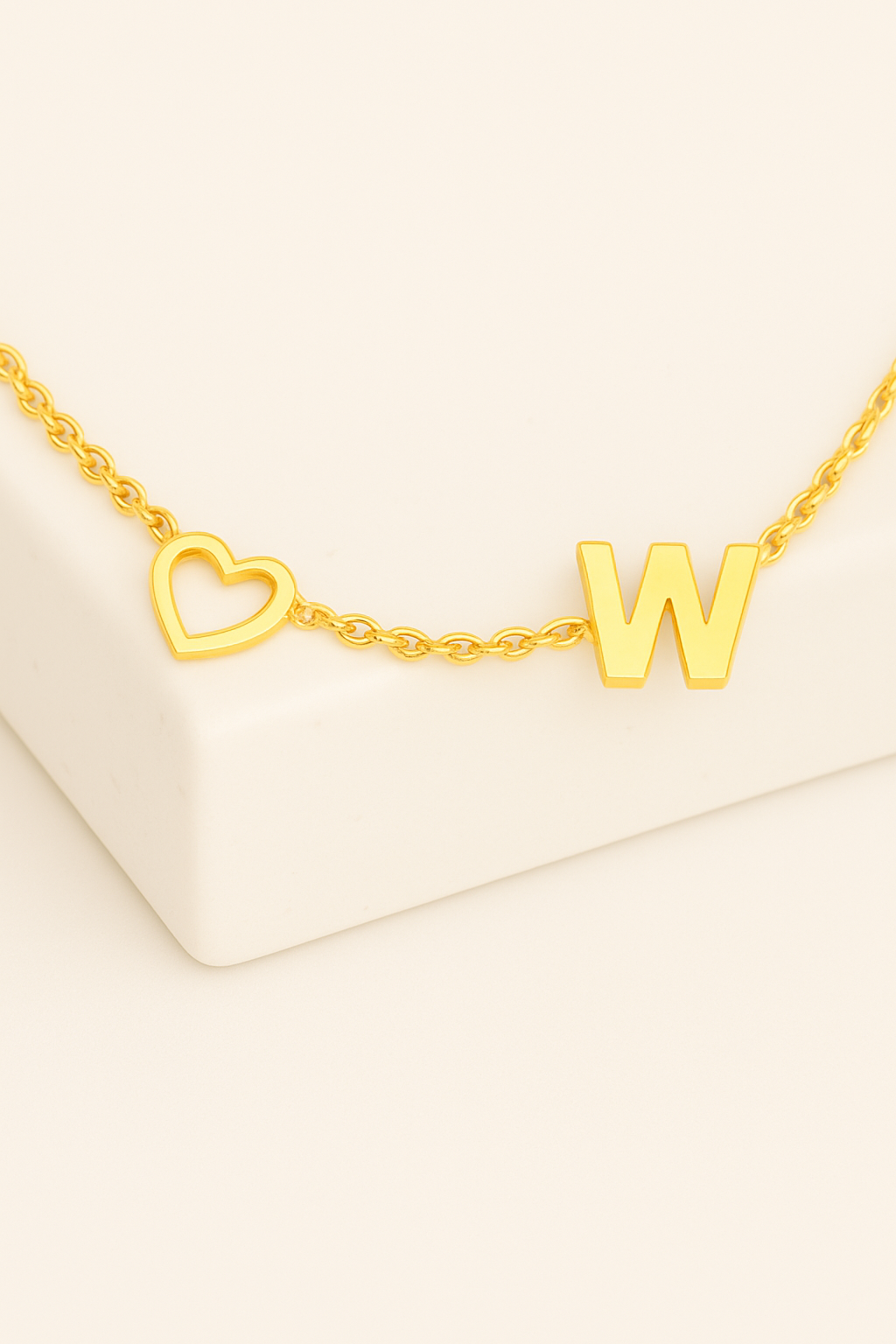 Ankle bracelet with chain and hollow heart