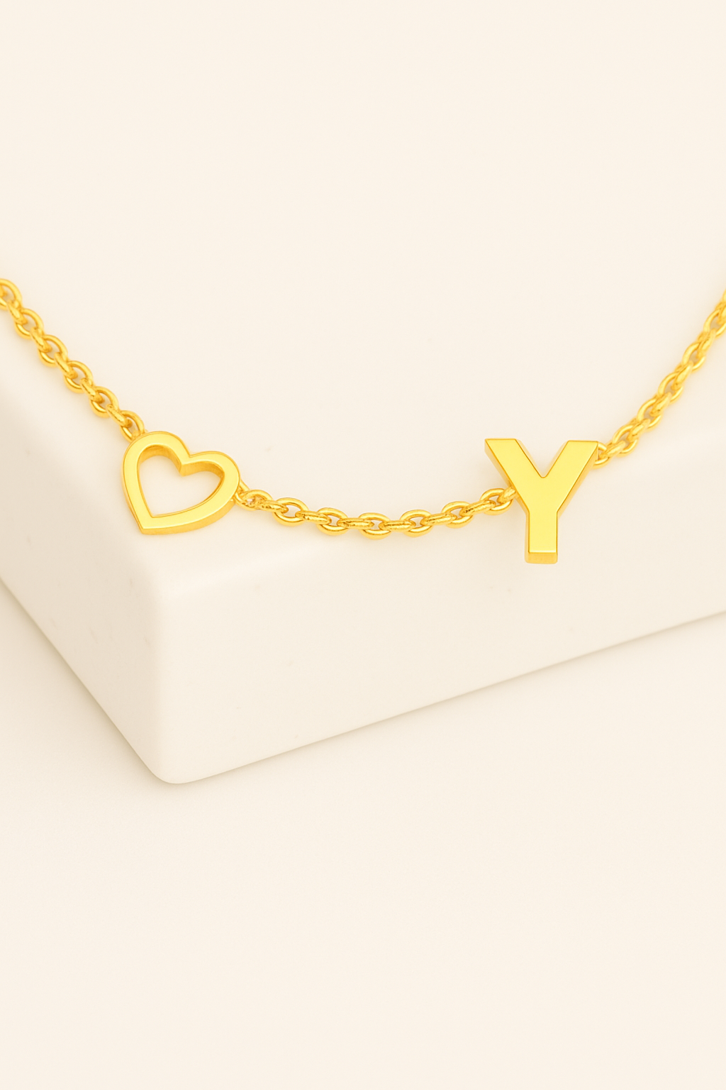 Ankle bracelet with chain and hollow heart