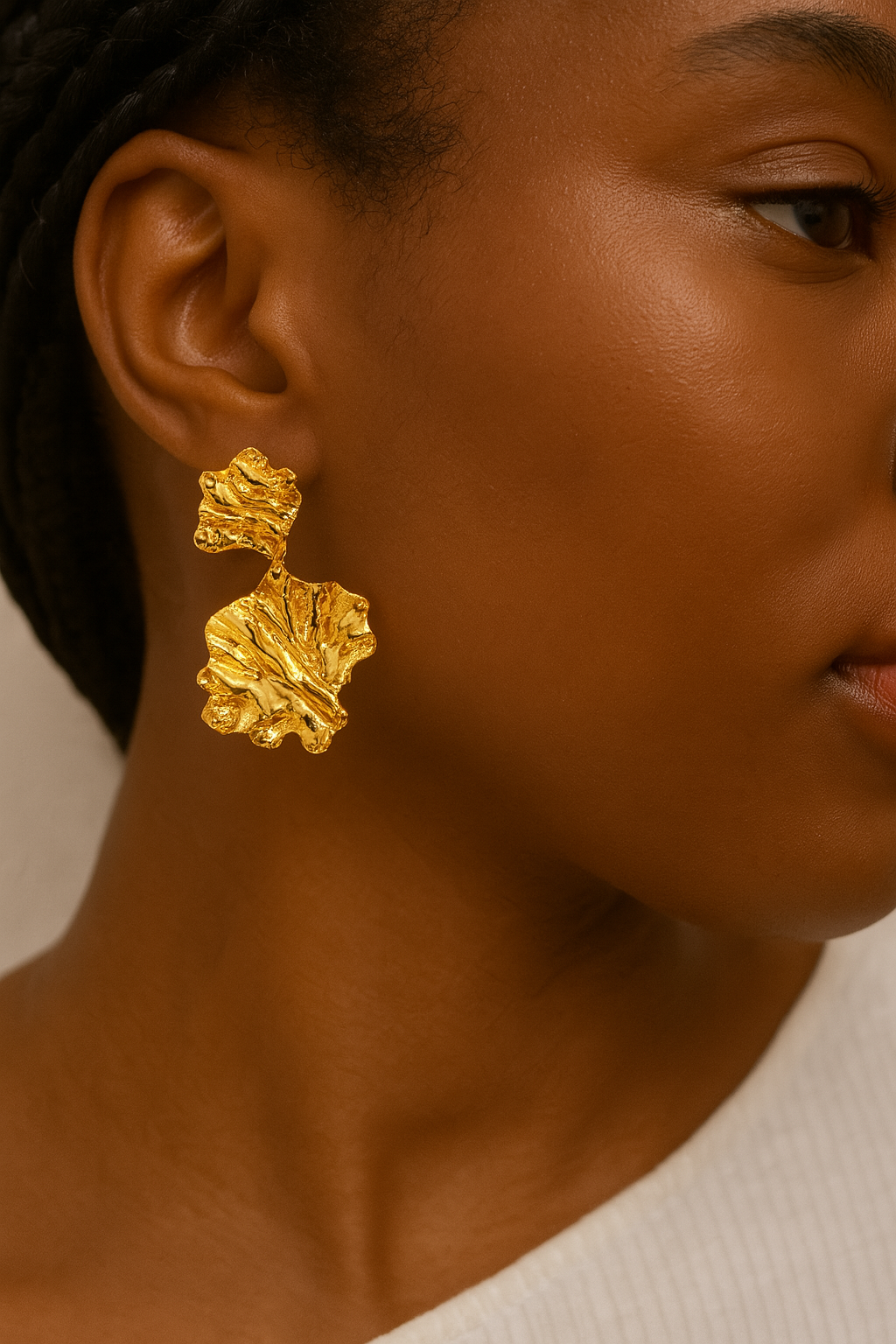 Dangling irregular-shaped earrings