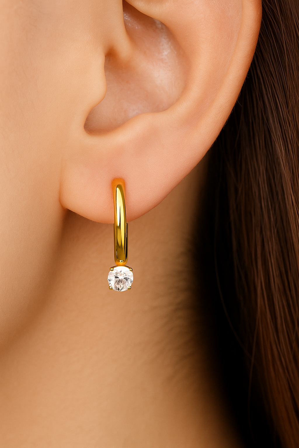 Earrings with sparkling rhinestones