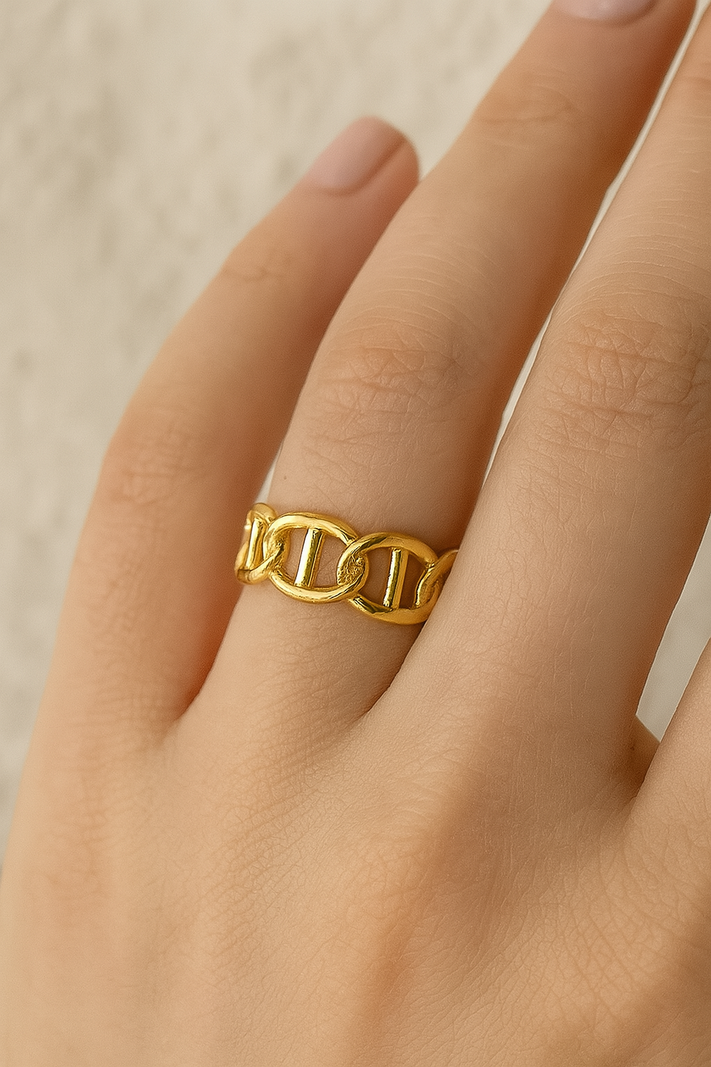 Original patterned ring with chic style