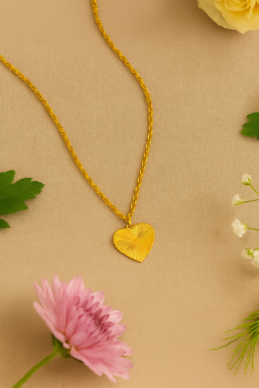 Gold pendant love necklace