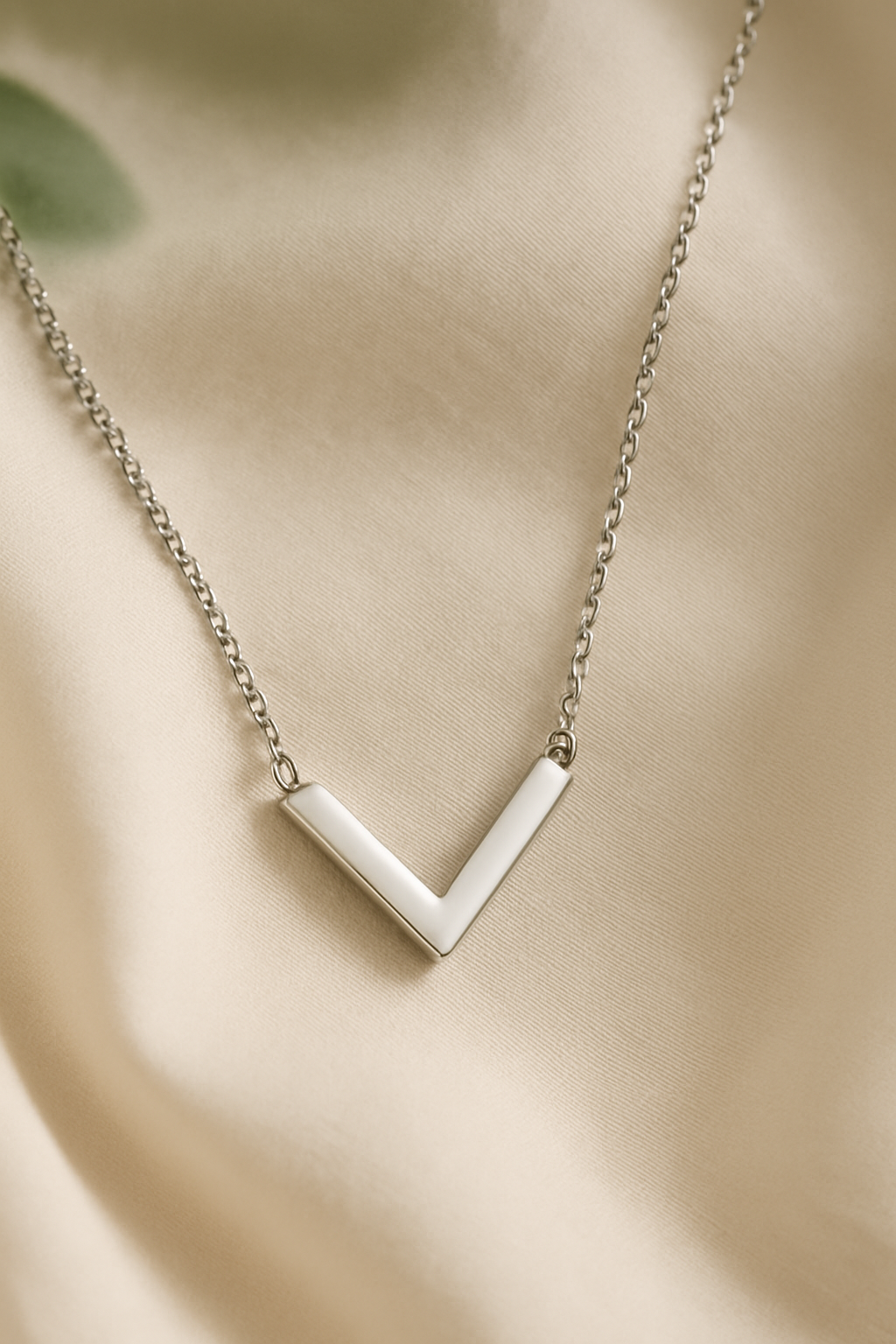 V-Necklace